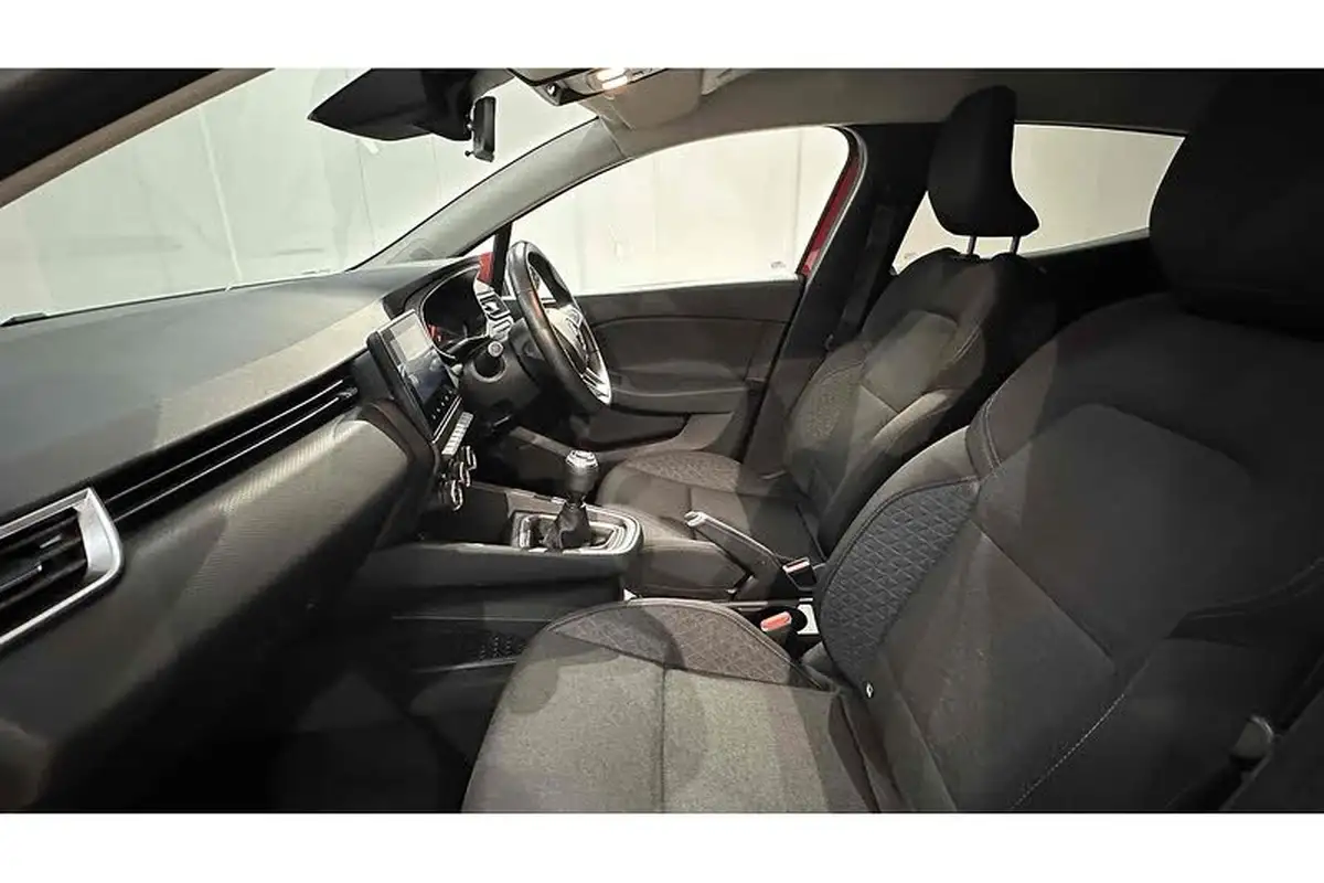 2020-renault-clio-10-sce-iconic-75bhp-big-12