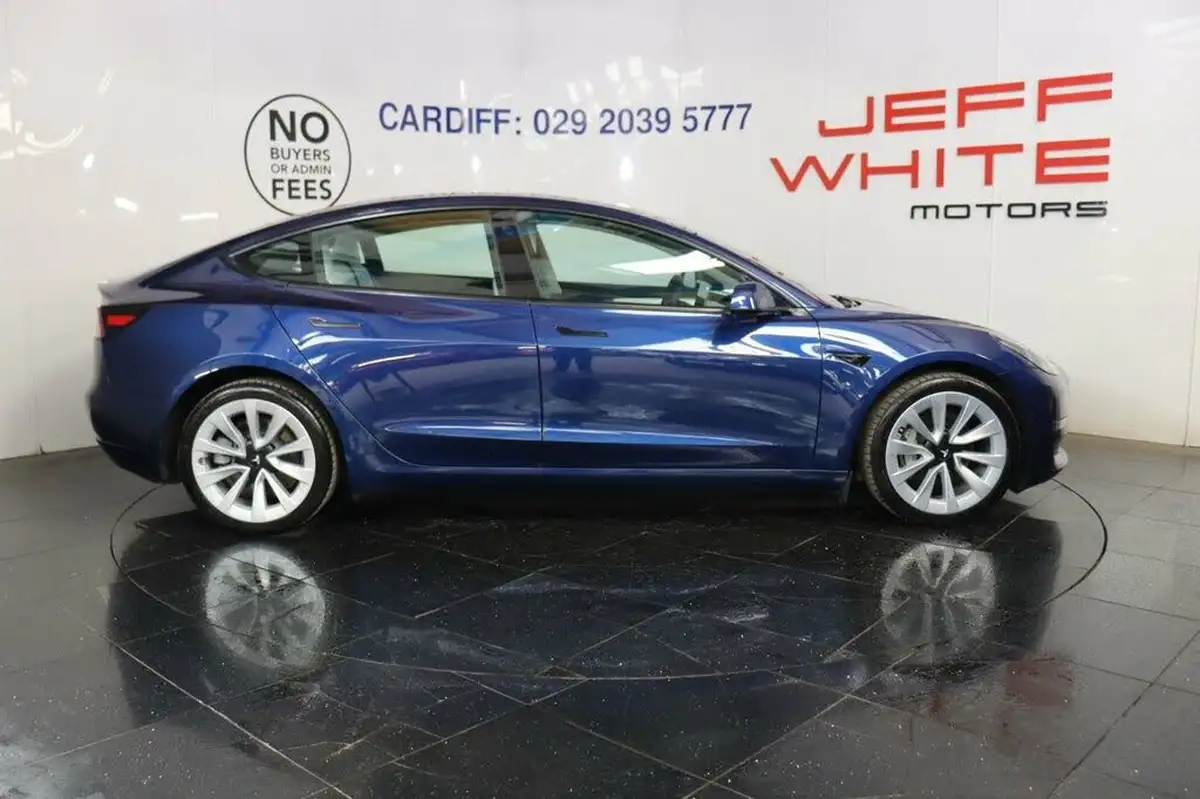 2022-tesla-model-3-e-long-range-big-5