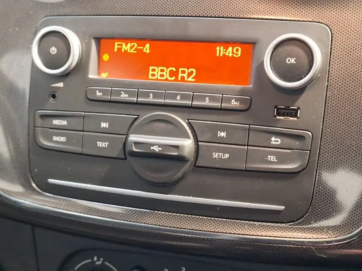 2020-dacia-sandero-stepway-09-tce-essential-big-9