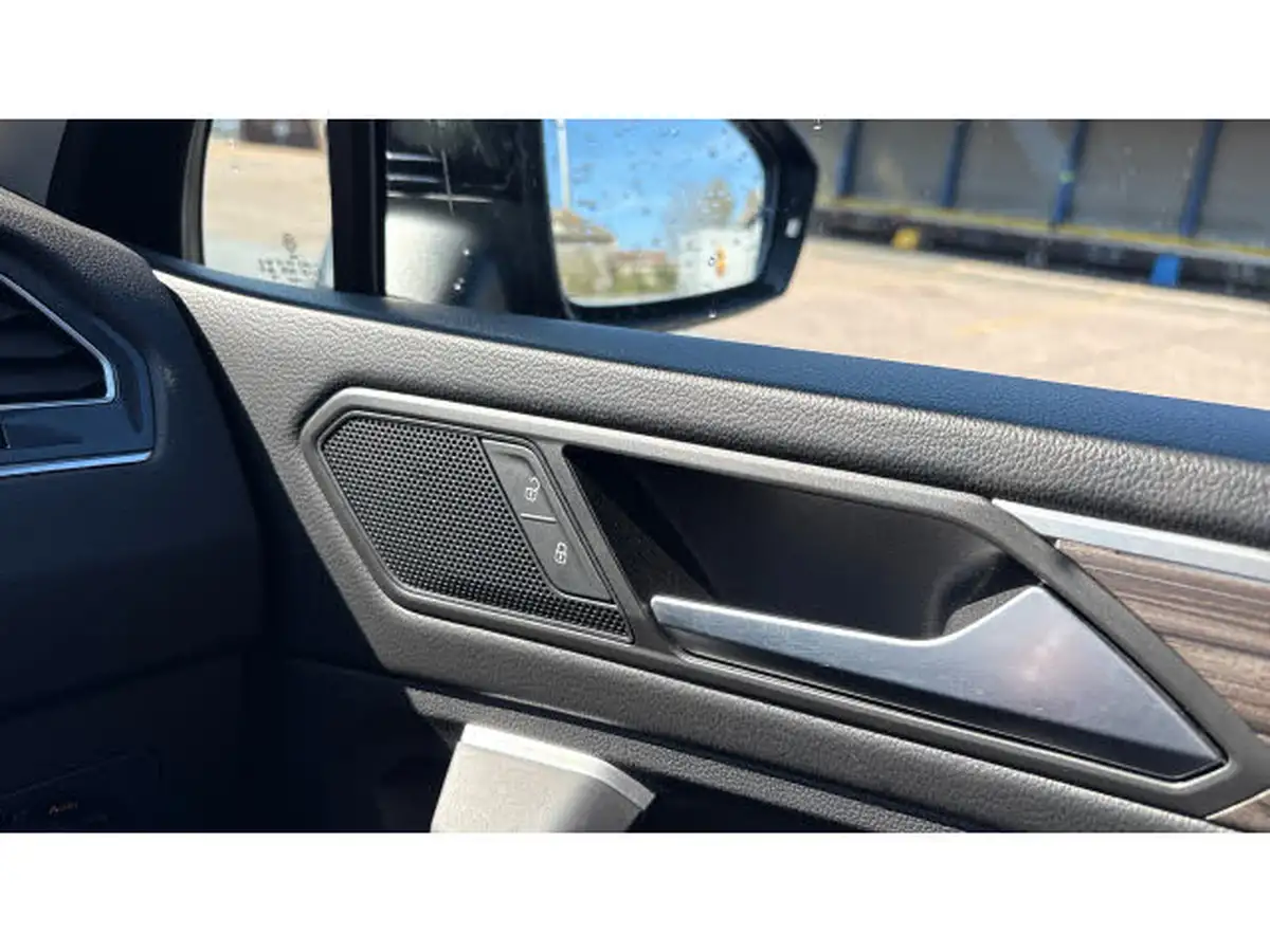 2023-volkswagen-tiguan-allspace-15-tsi-r-line-big-58