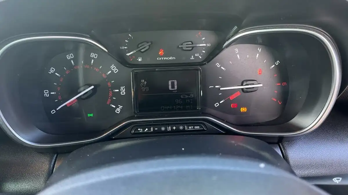 2018-citroen-c3-aircross-12-puretech-flair-110ps-ss-big-8