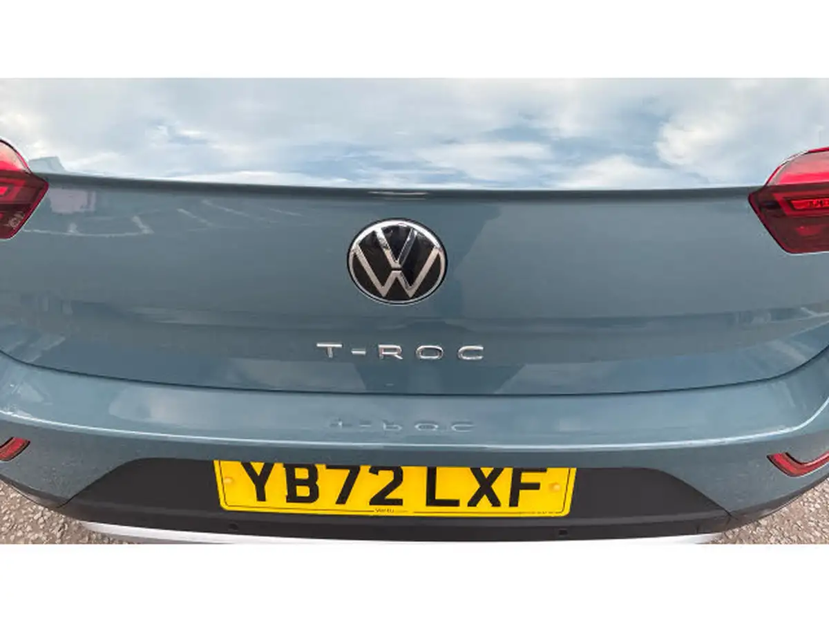 2022-volkswagen-t-roc-10-tsi-life-big-25