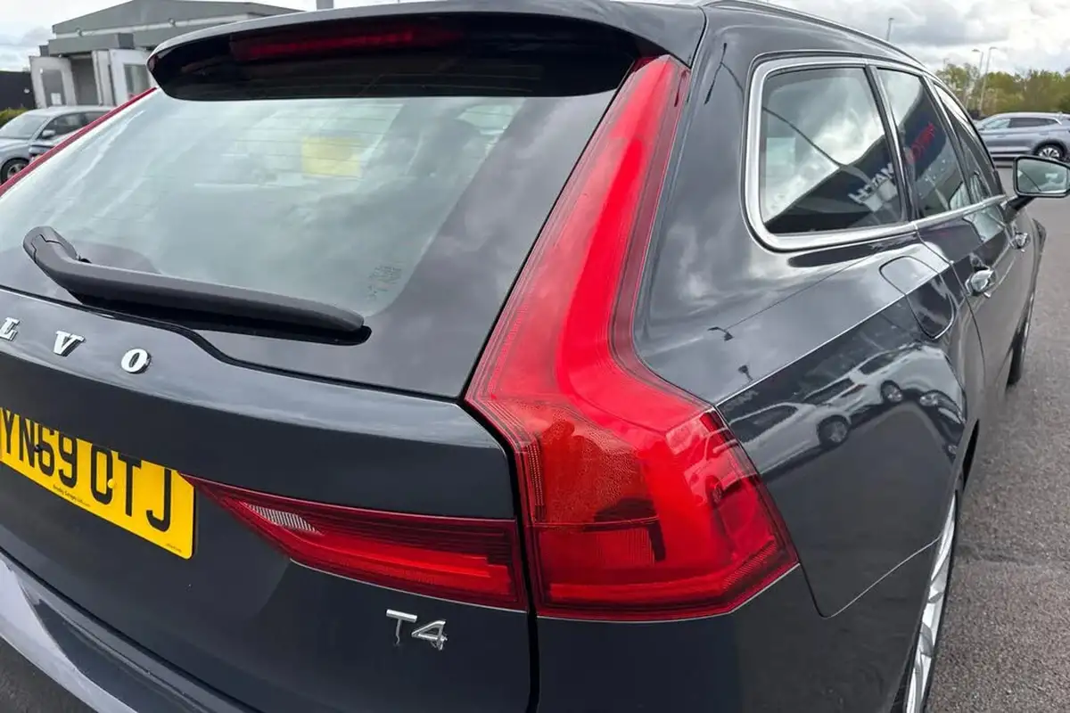 2019-volvo-v90-20-t4-momentum-pro-big-7