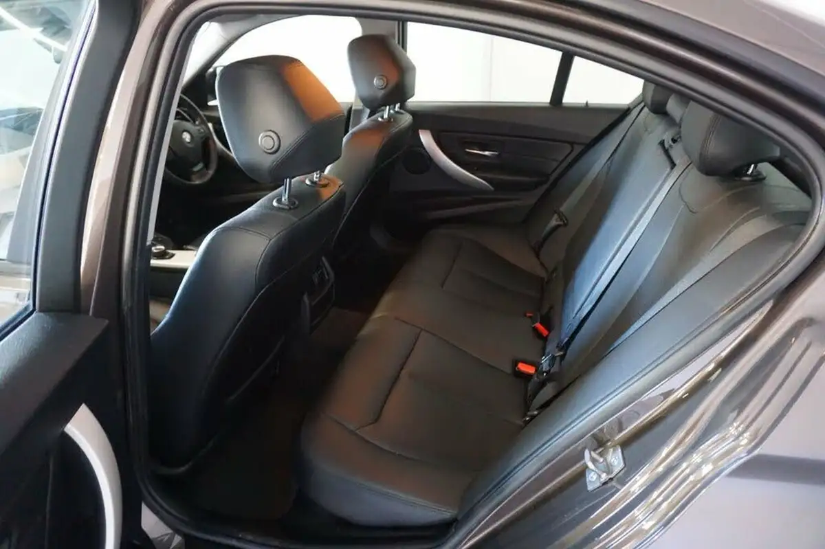 2013-bmw-3-series-20td-320d-se-184bhp-ss-saloon-4d-auto-big-32