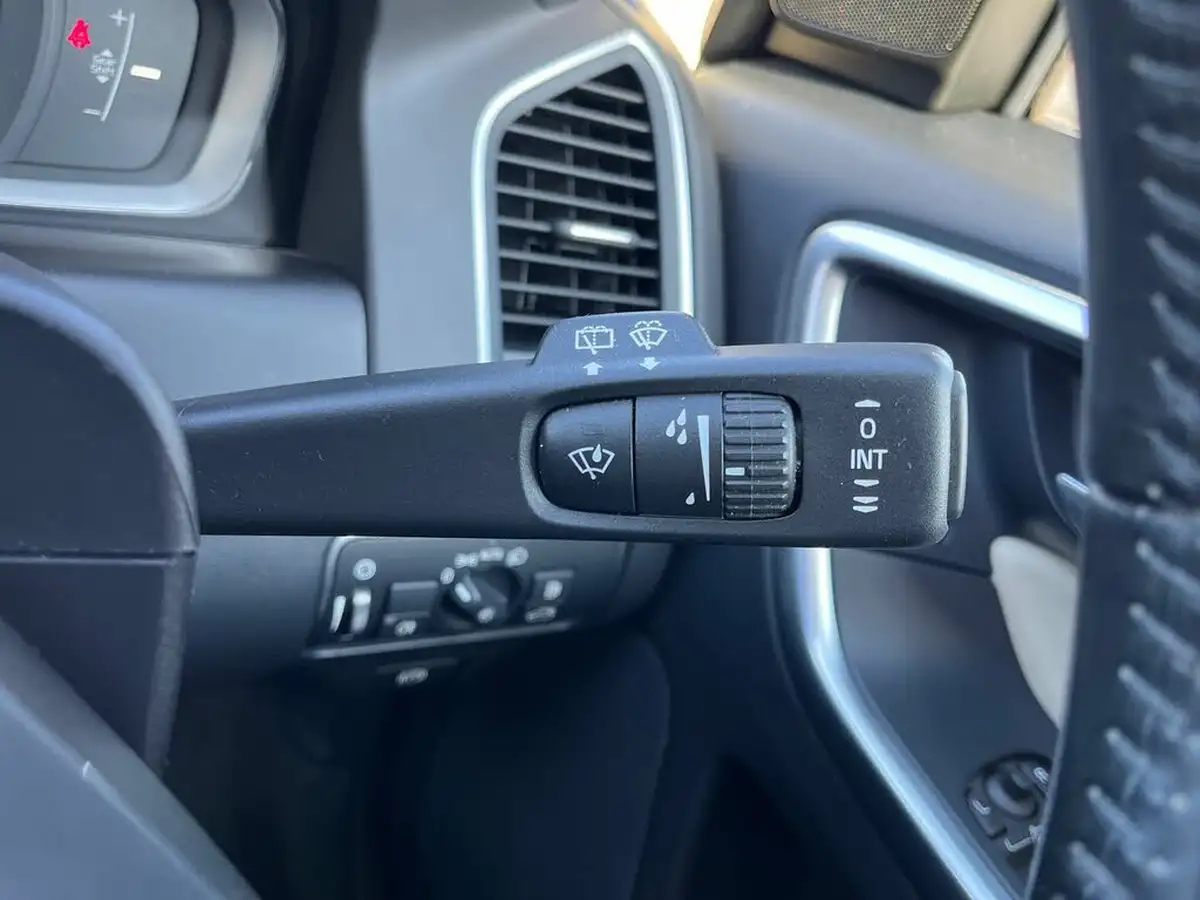 2015-volvo-xc60-24td-d4-se-lux-181bhp-ss-big-25