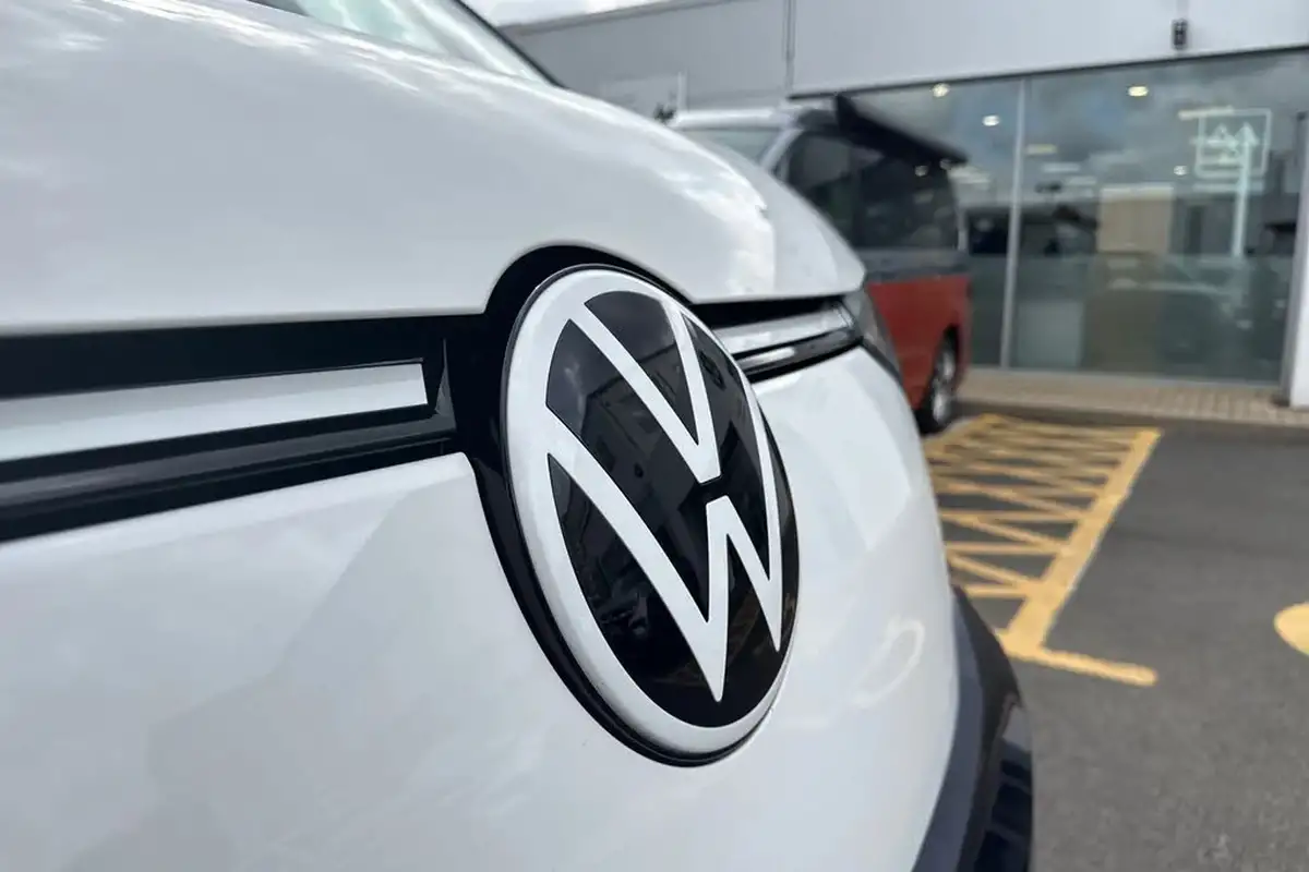2023-volkswagen-id-buzz-cargo-e-commerce-plus-big-28