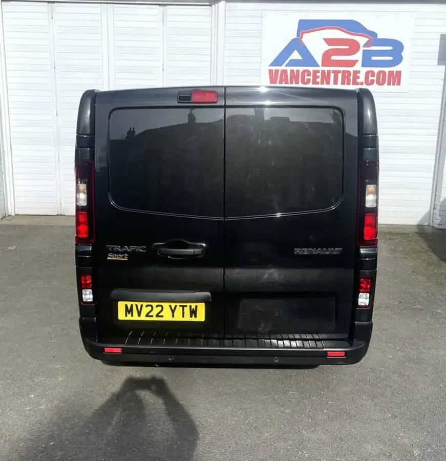 2022-renault-trafic-20dci-ll30-130-sport-big-13