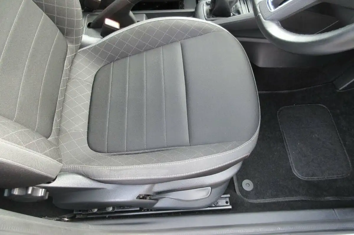 2020-skoda-fabia-10-mpi-se-60ps-hatchback-big-17