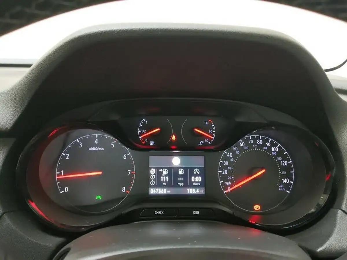 2019-vauxhall-grandland-x-15td-se-premium-big-14