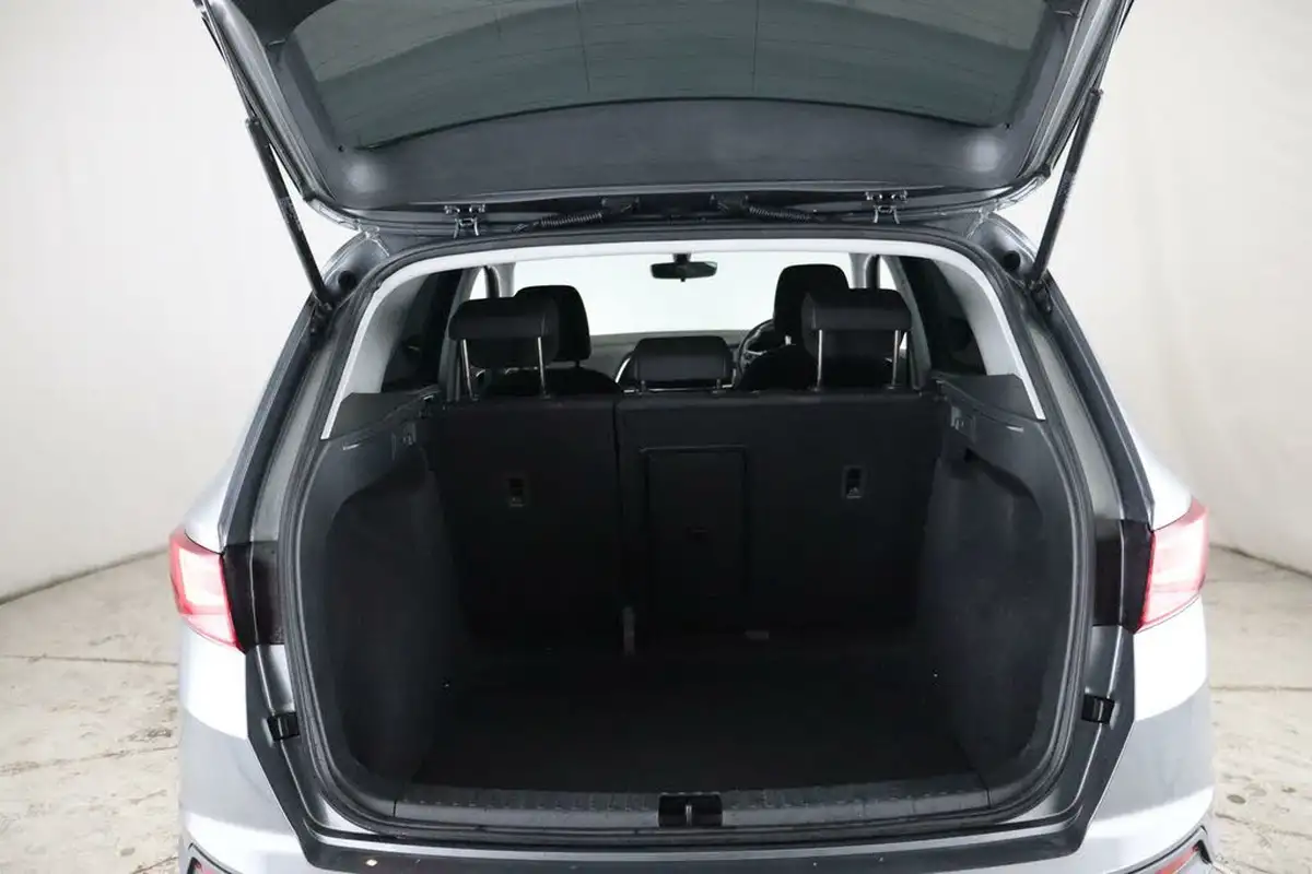 2023-seat-ateca-15-ecotsi-se-technology-dsg-big-11