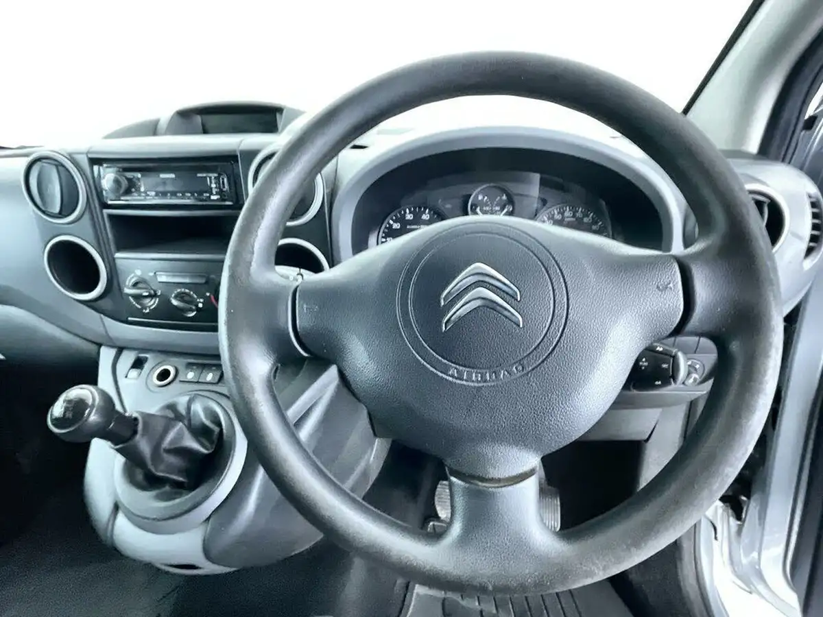 2014-citroen-berlingo-16td-l1-625-lx-airdream-airdream-panel-big-17