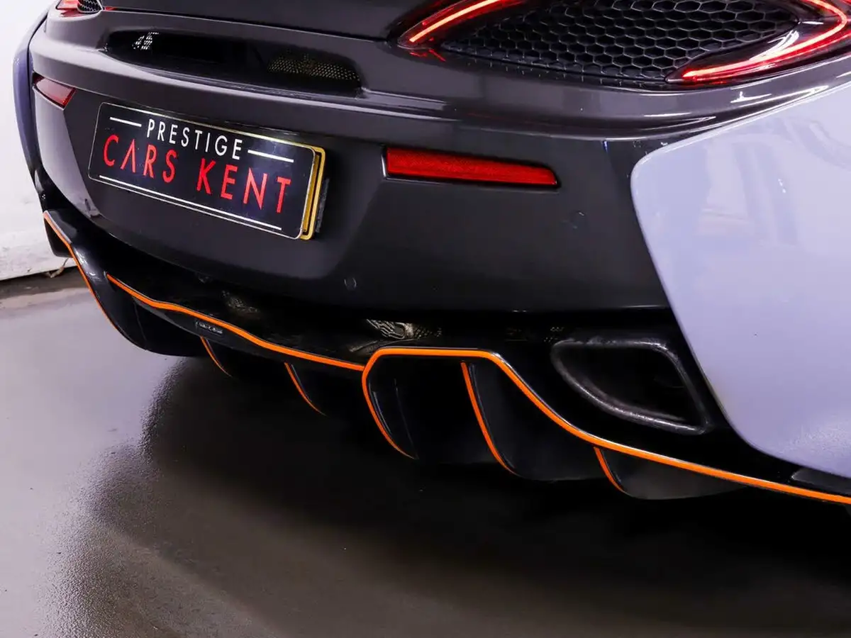 2018-mclaren-570s-38-coupe-big-17