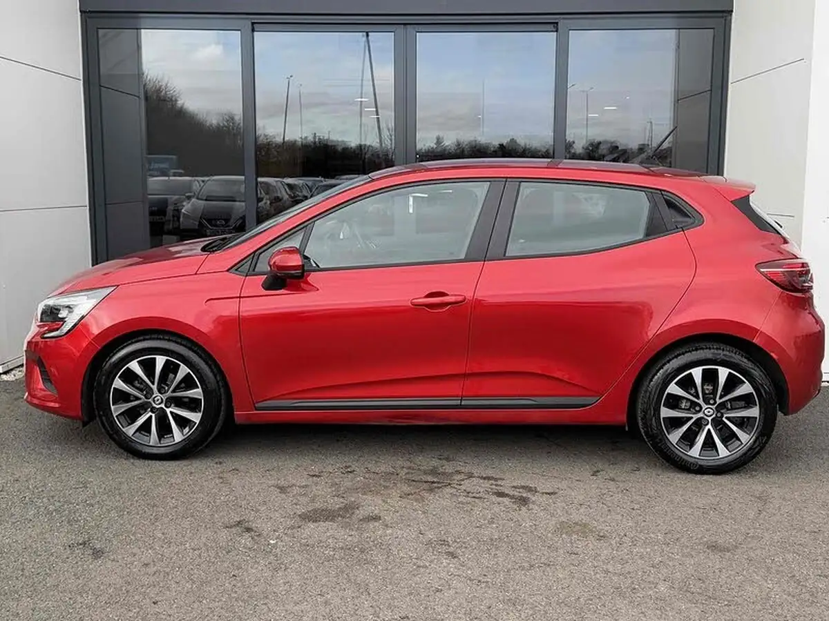 2022-renault-clio-10-tce-iconic-edition-big-6