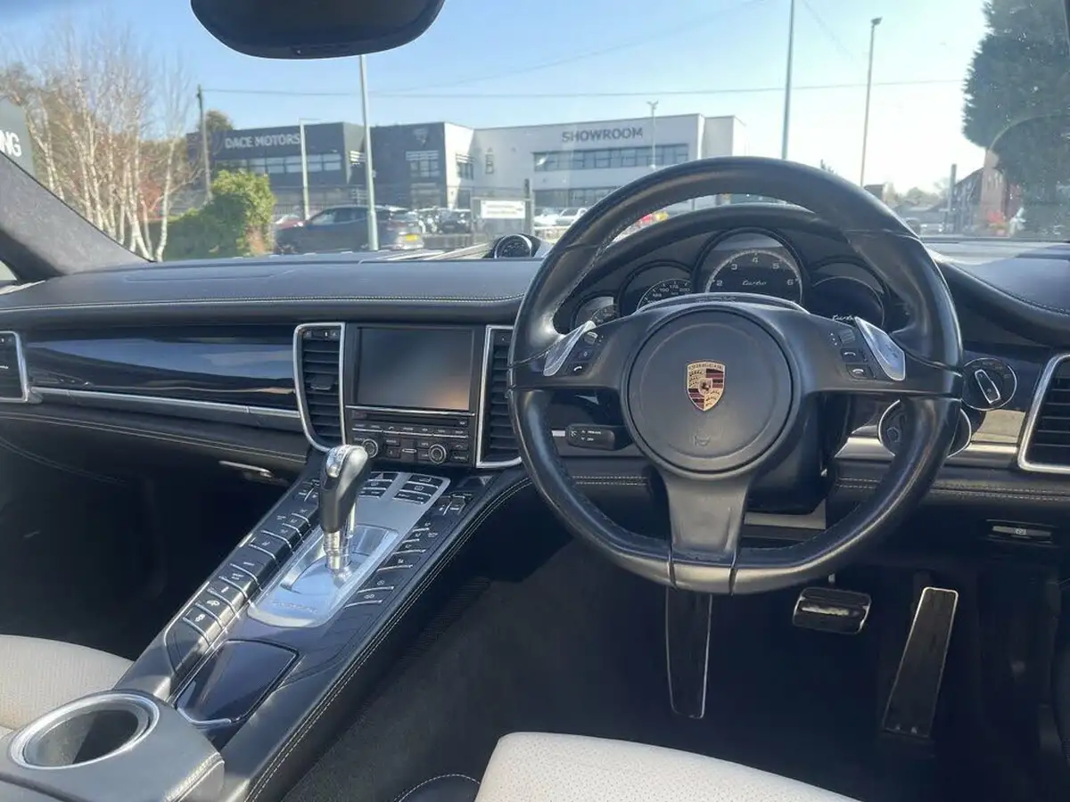 2016-porsche-panamera-48-turbo-big-13