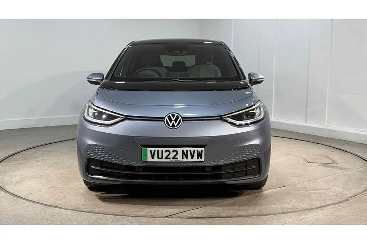 2022-volkswagen-id3-e-family-145ps-big-2