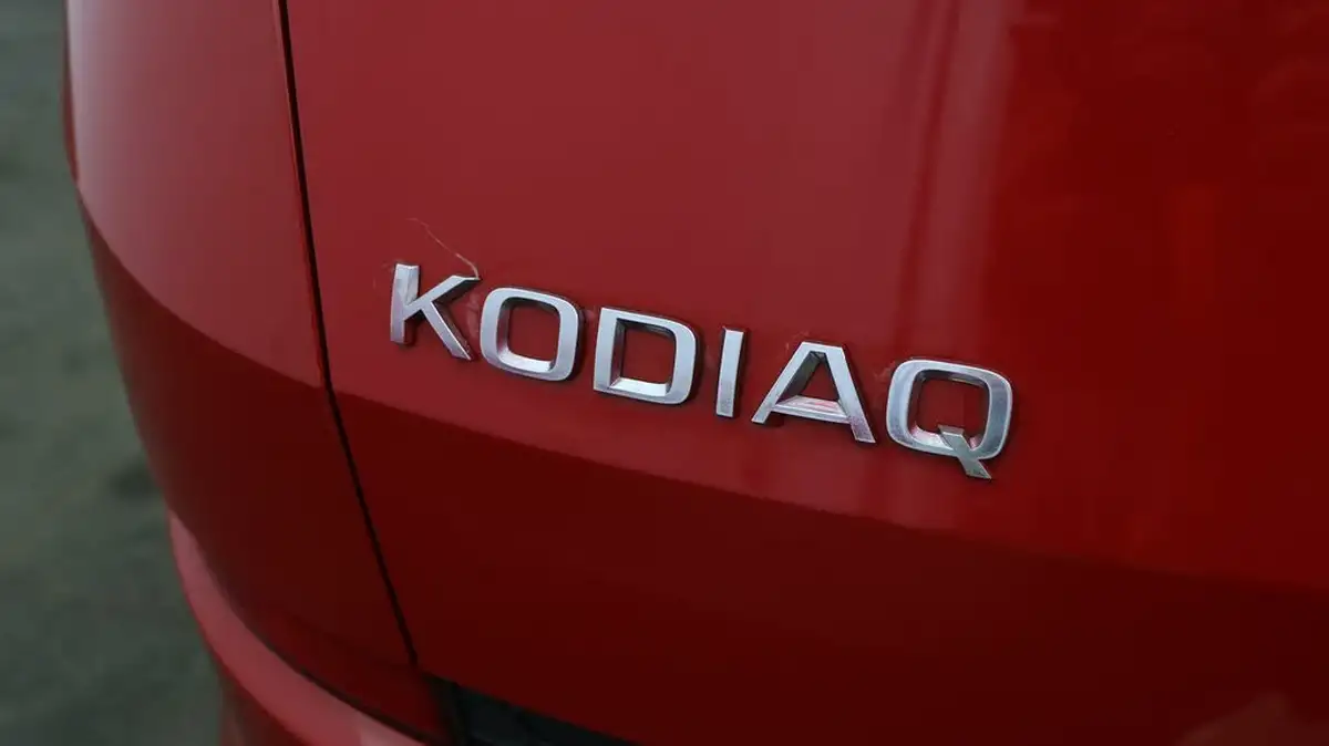 2019-skoda-kodiaq-20tdi-sportline-190ps-seats-scr-dsg-big-19