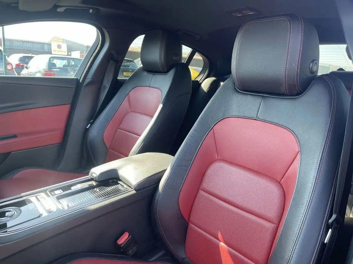 2019-jaguar-xe-20i-landmark-200ps-big-9