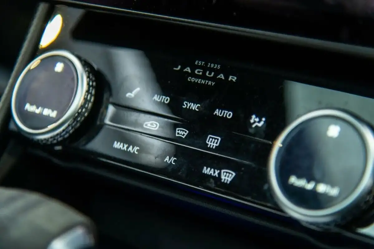 2021-jaguar-f-pace-20-d200-r-dynamic-hse-mhev-big-49