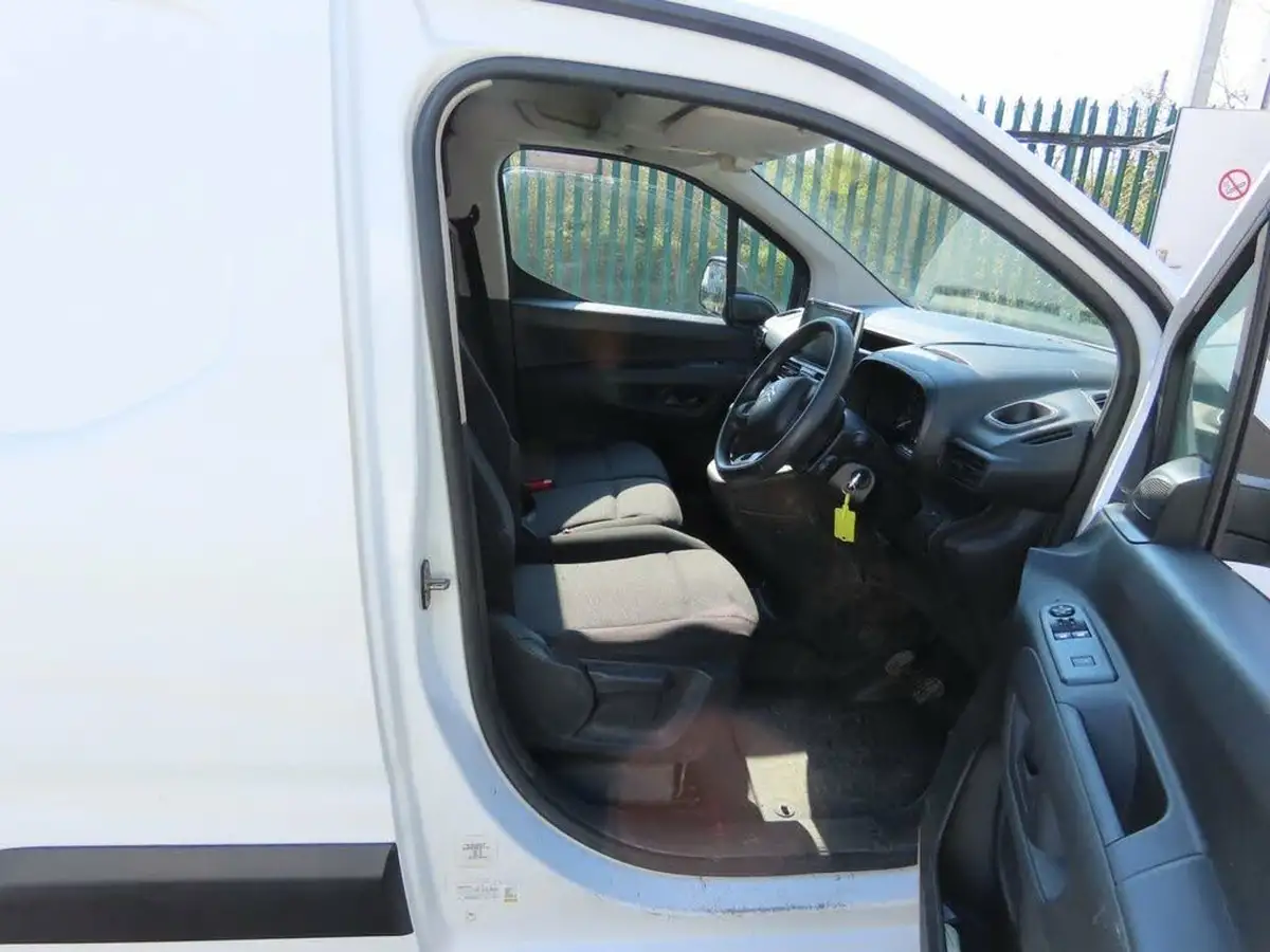 2019-citroen-berlingo-16bluehdi-1000-enterprise-big-8