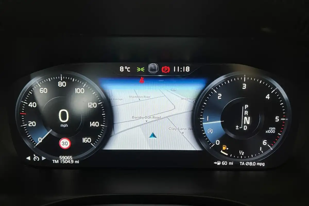 2018-volvo-xc60-20td-d4-r-design-4x4-geartronic-big-6
