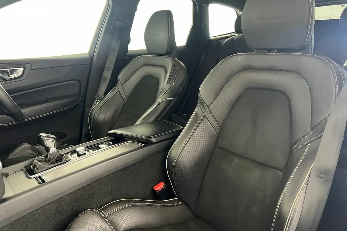 2018-volvo-xc60-20td-d4-r-design-4x4-geartronic-big-34