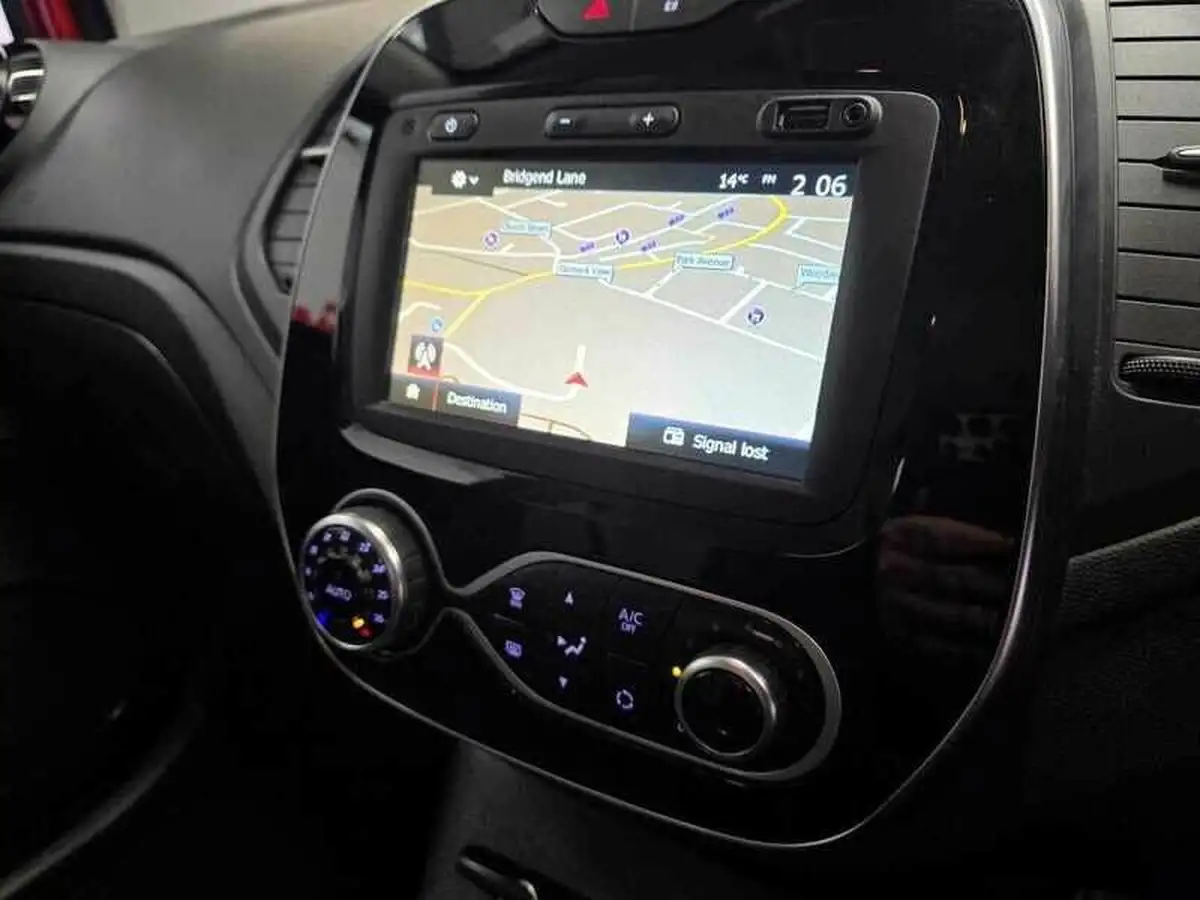 2019-renault-captur-15dci-iconic-90bhp-energy-ss-big-15