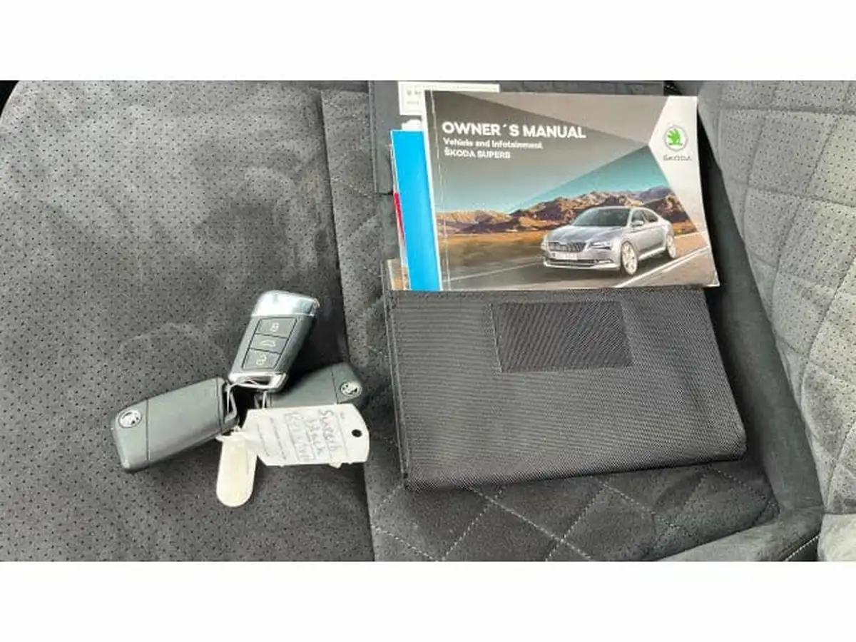 2018-skoda-superb-20-tsi-sportline-220ps-ss-hatchback-big-18