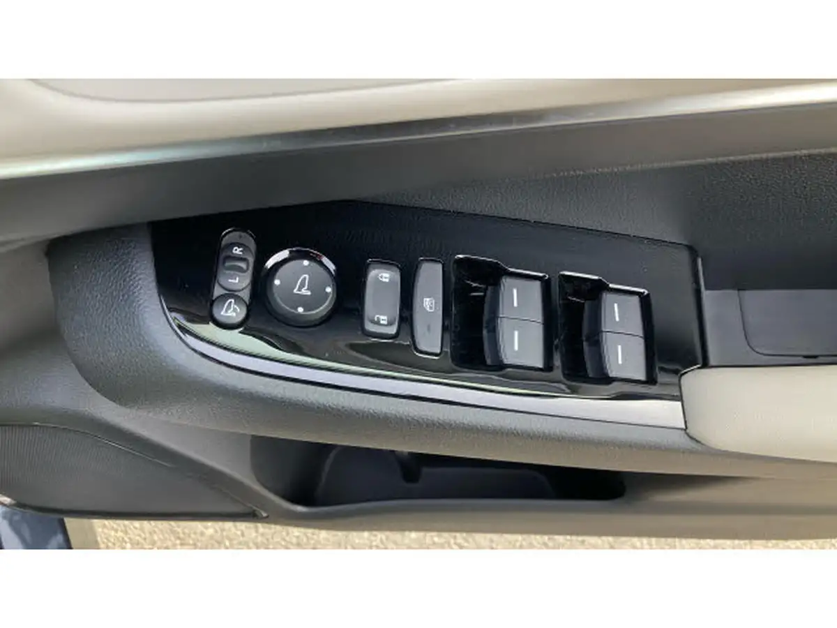 2022-honda-hr-v-15-i-mmd-advance-style-big-42