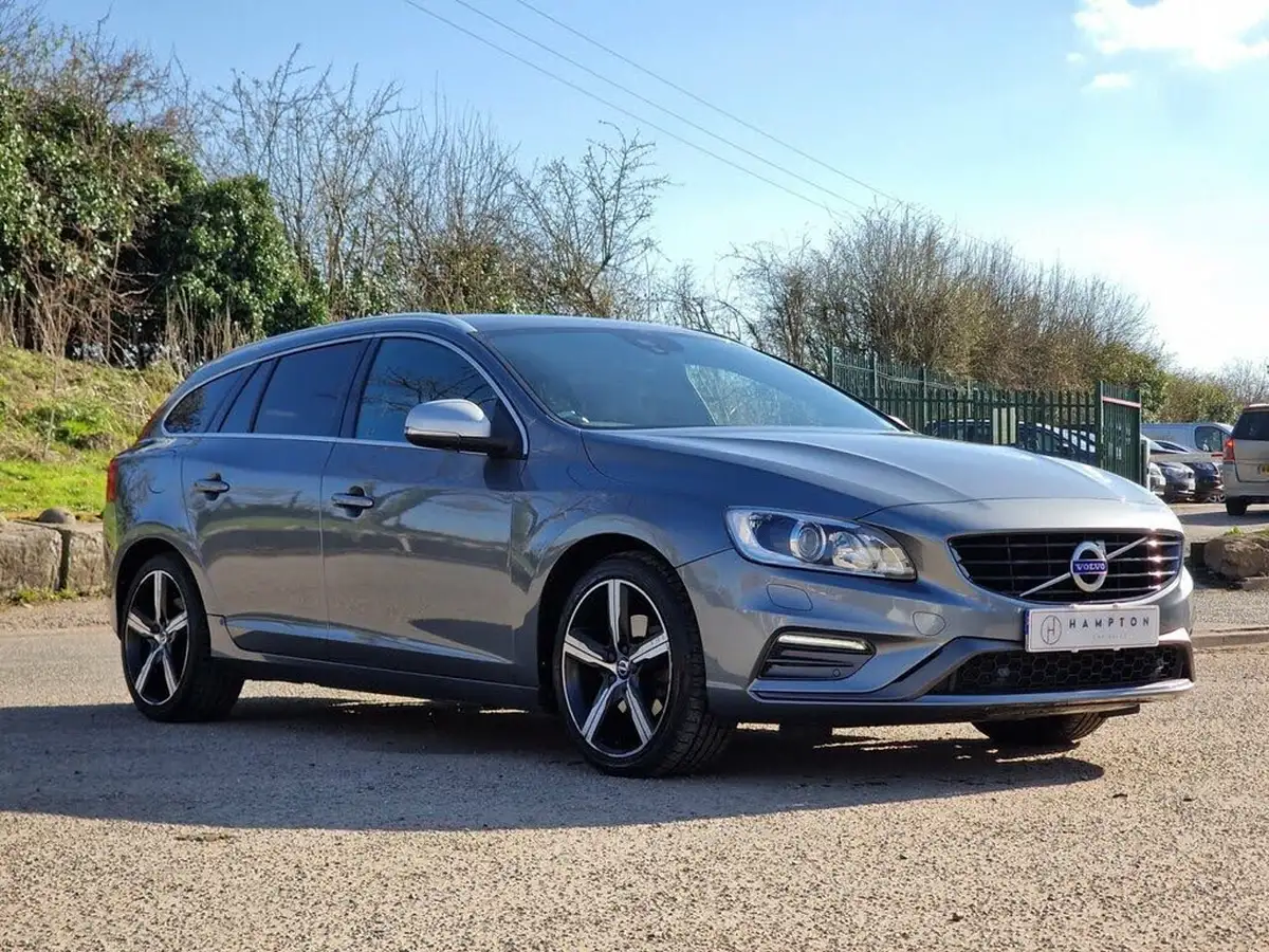 2017-volvo-v60-20td-d3-r-design-lux-geartronic-big-0