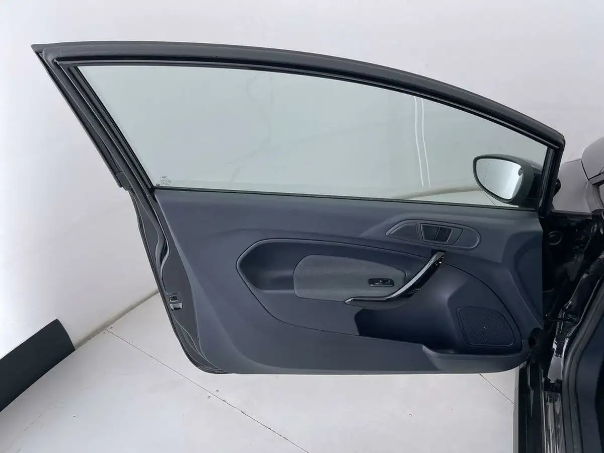 2012-ford-fiesta-16-metal-big-16