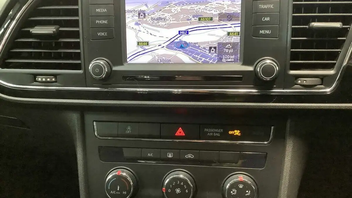 2013-seat-leon-20tdi-se-tech-pack-cr-hatchback-5d-big-5