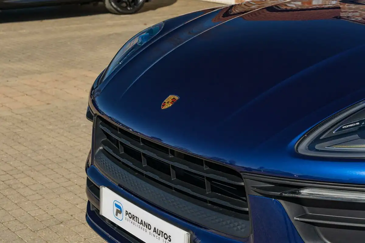 2023-porsche-macan-20-big-6