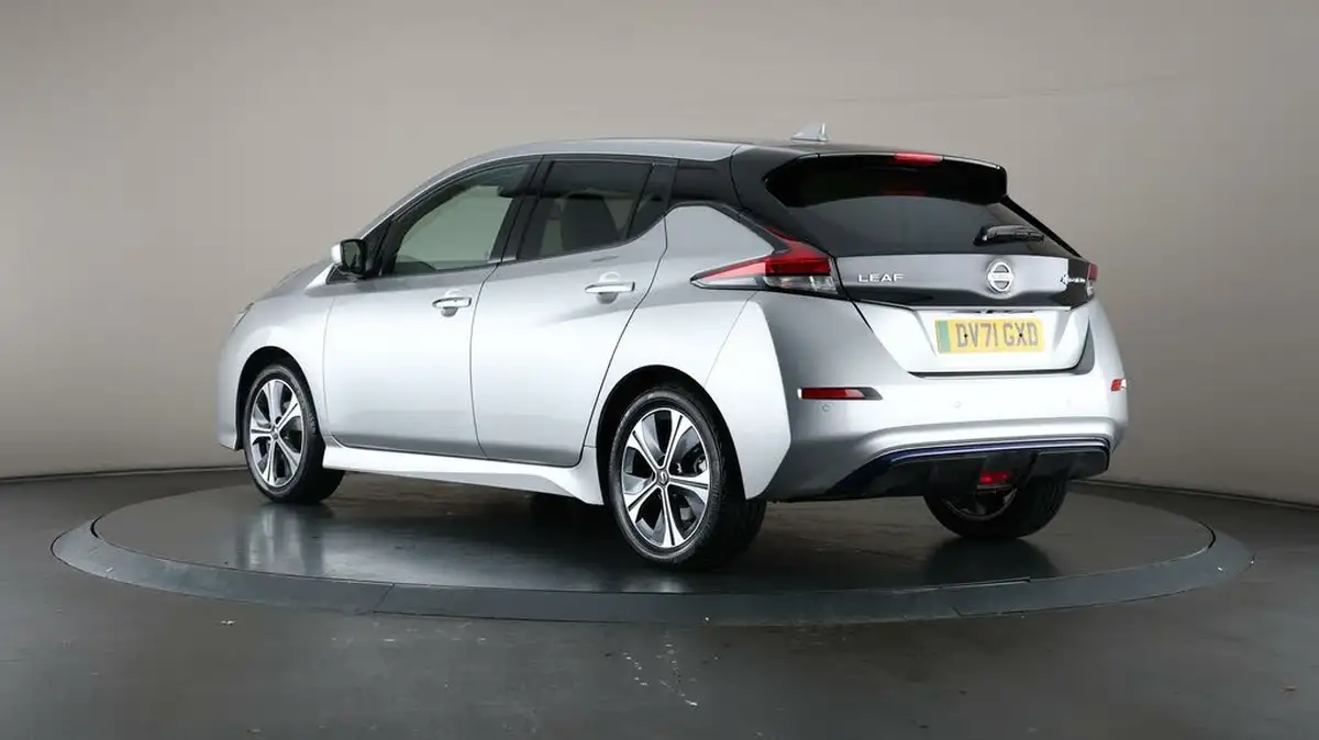 2021-nissan-leaf-e-tekna-big-67