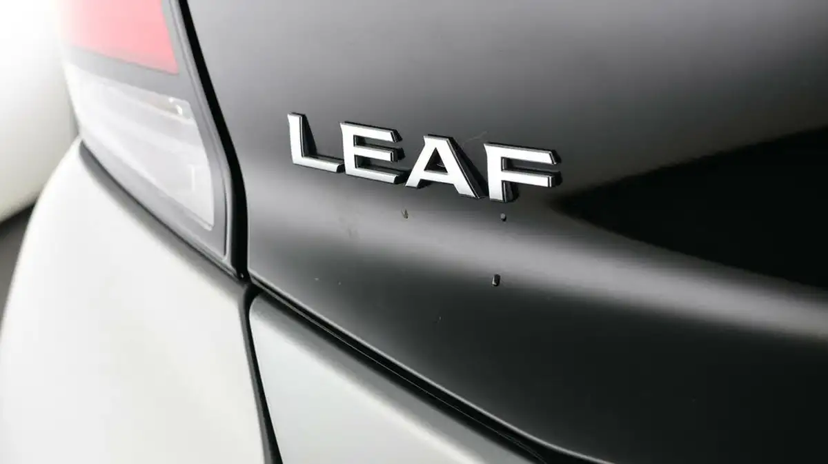 2021-nissan-leaf-e-tekna-big-21