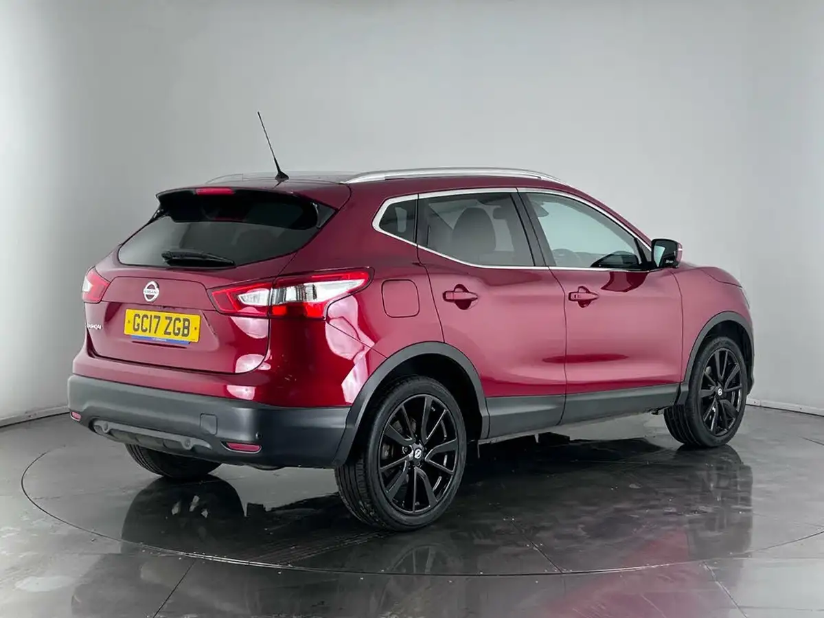 2017-nissan-qashqai-12-dig-t-tekna-big-3