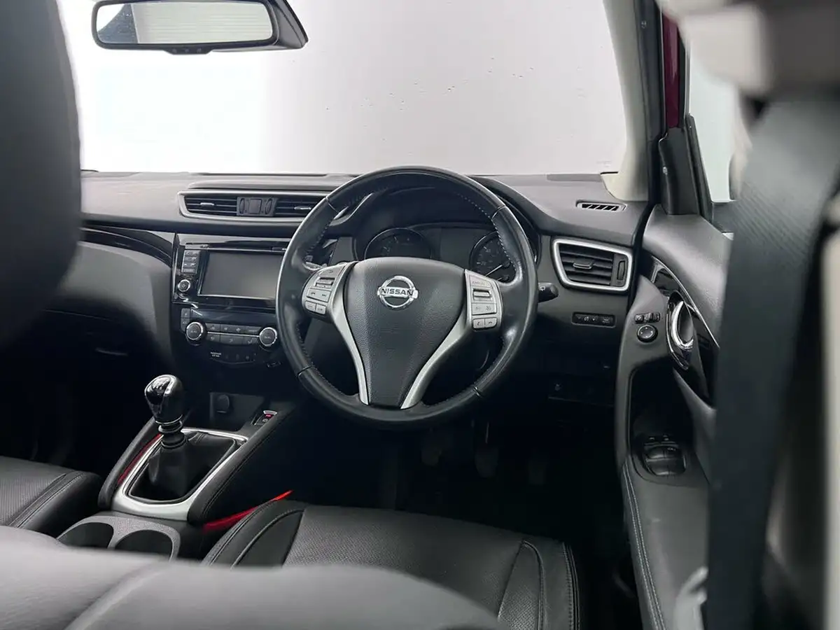 2017-nissan-qashqai-12-dig-t-tekna-big-24