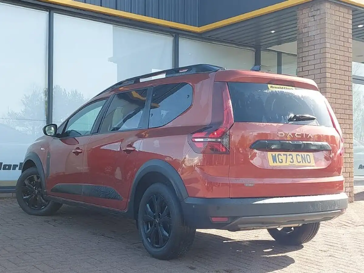 2023-dacia-jogger-16-tce-extreme-big-1