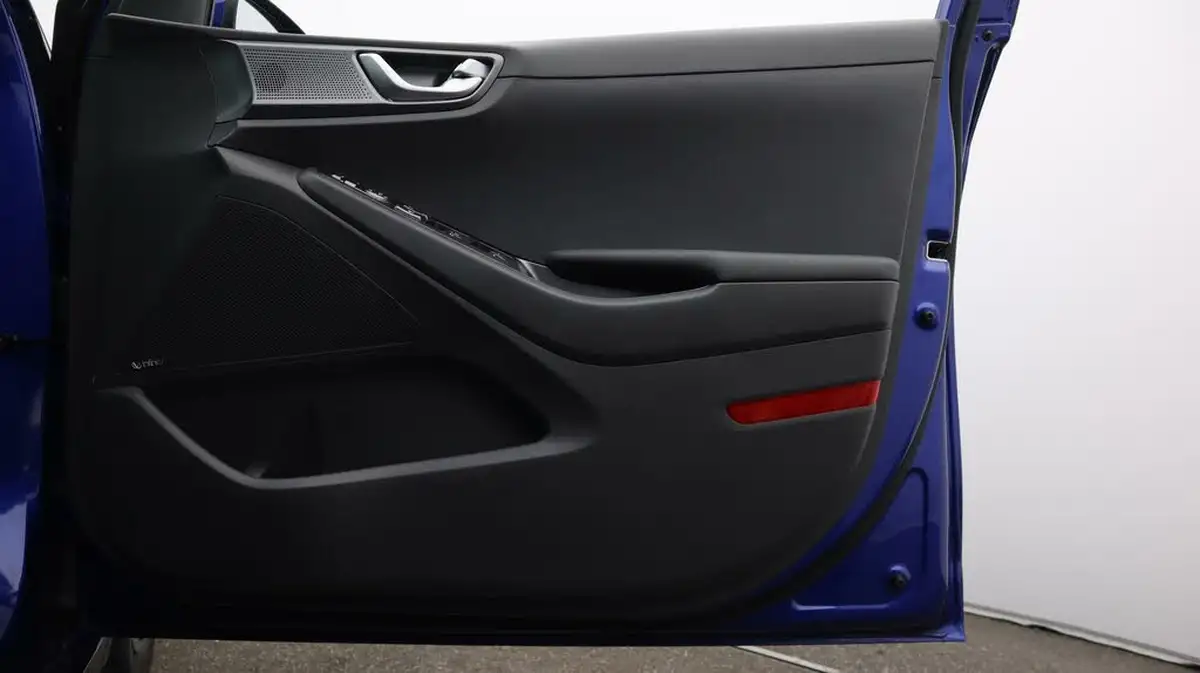2022-hyundai-ioniq-e-premium-electric-big-15
