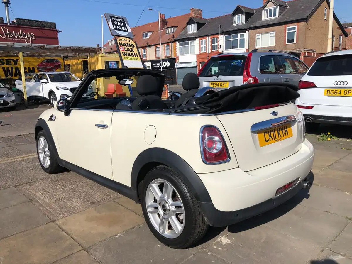 2011-mini-cooper-16-cooper-122bhp-convertible-2d-big-4