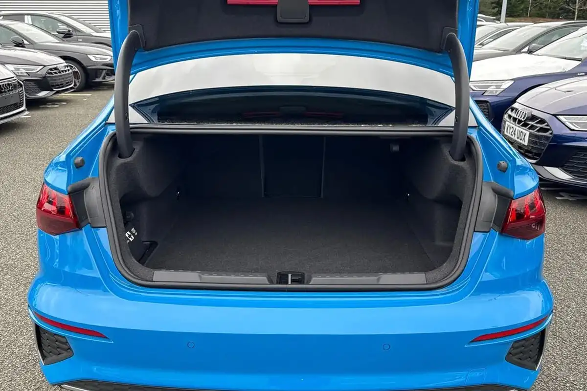 2023-audi-s3-20-tfsi-saloon-4d-big-6