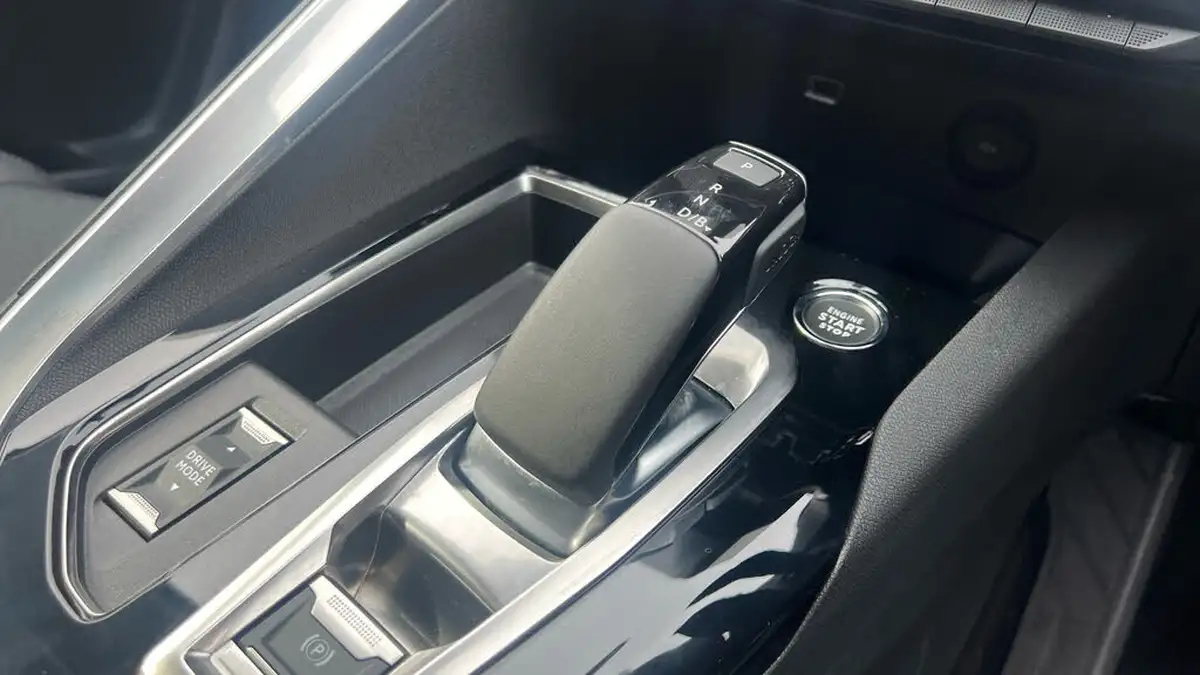 2022-peugeot-3008-suv-16-puretech-allure-premium-225bhp-hybrid-big-19