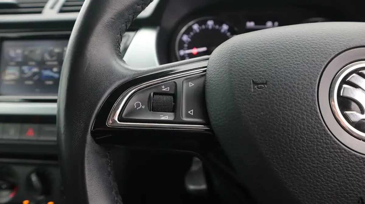 2018-skoda-fabia-10-tsi-se-109ps-ss-hatchback-dsg-big-24