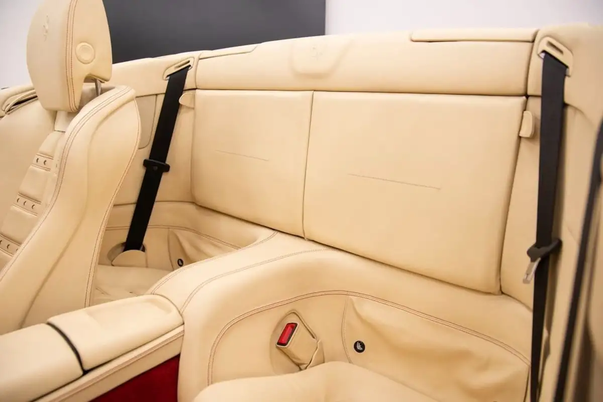 2012-ferrari-california-43-big-33