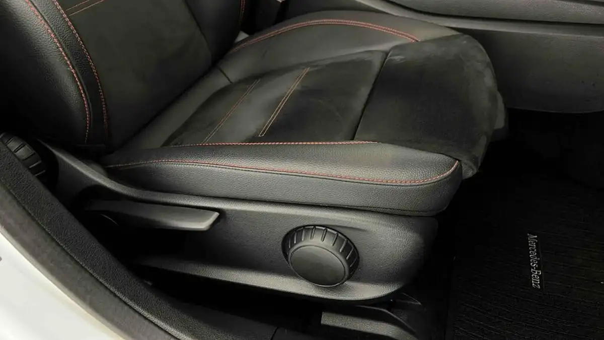 2021-mercedes-benz-a-class-13-a250e-amg-line-executive-hatchback-5d-big-32