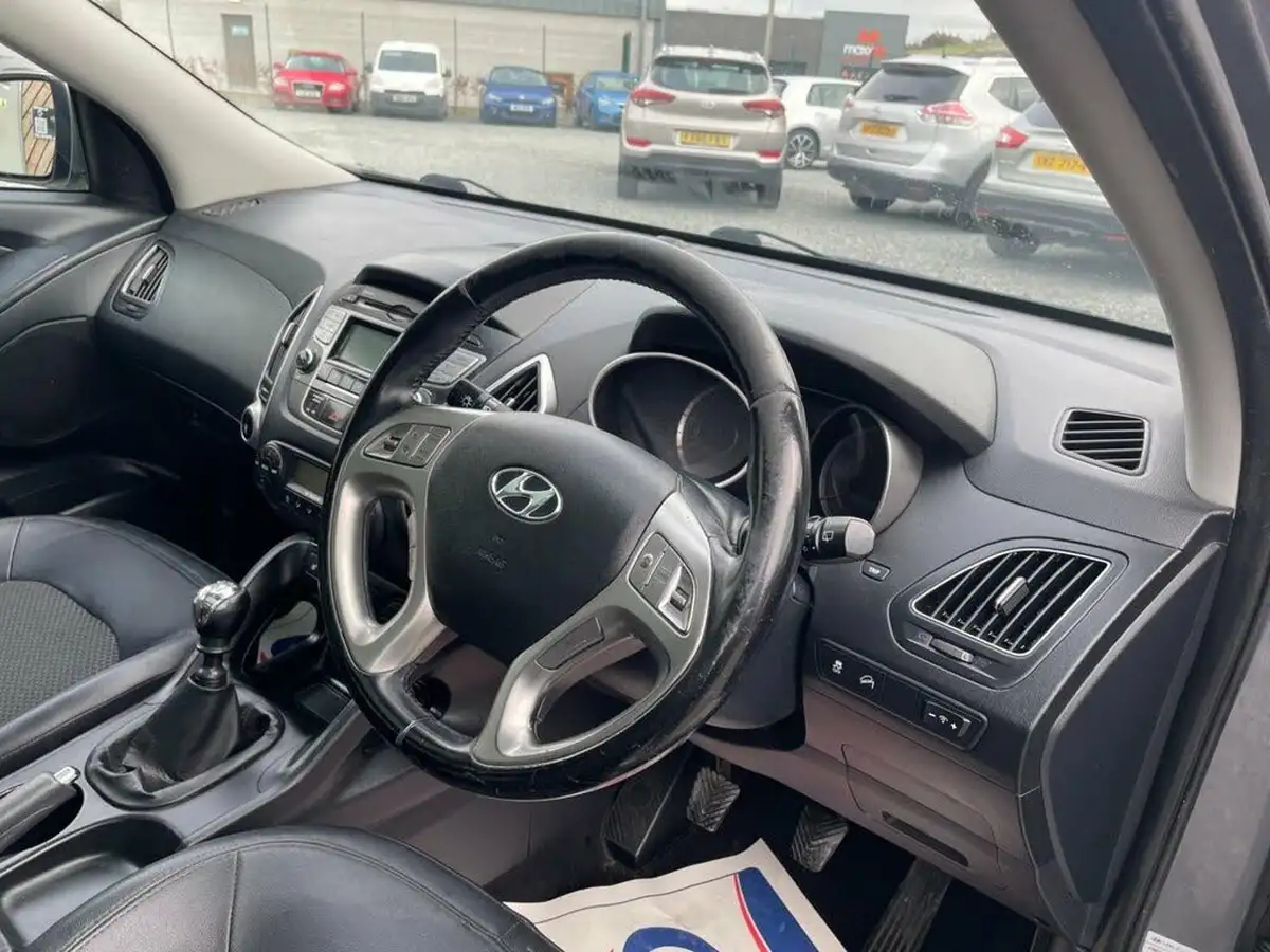 2012-hyundai-ix35-17td-premium-big-7