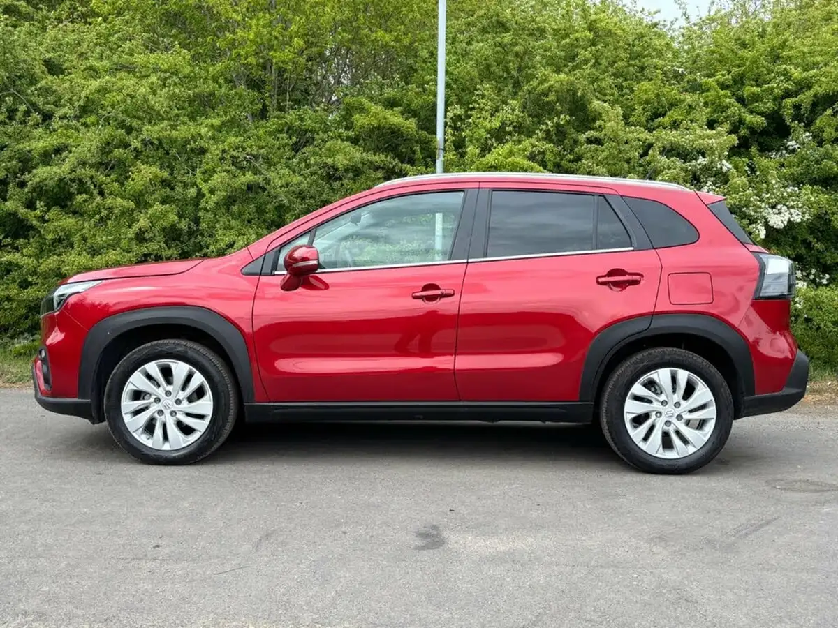 2024-suzuki-s-cross-15-motion-big-8
