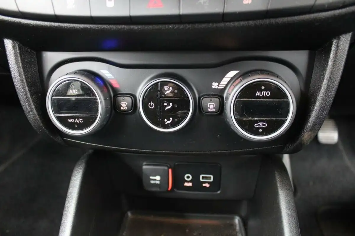 2018-fiat-tipo-16multijet-ii-lounge-hatchback-big-23