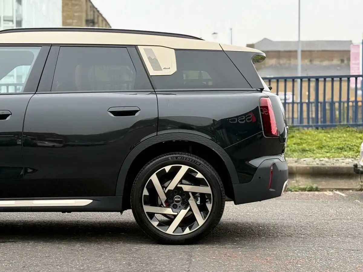 2024-mini-countryman-20-cooper-s-exclusive-215bhp-all4-big-43