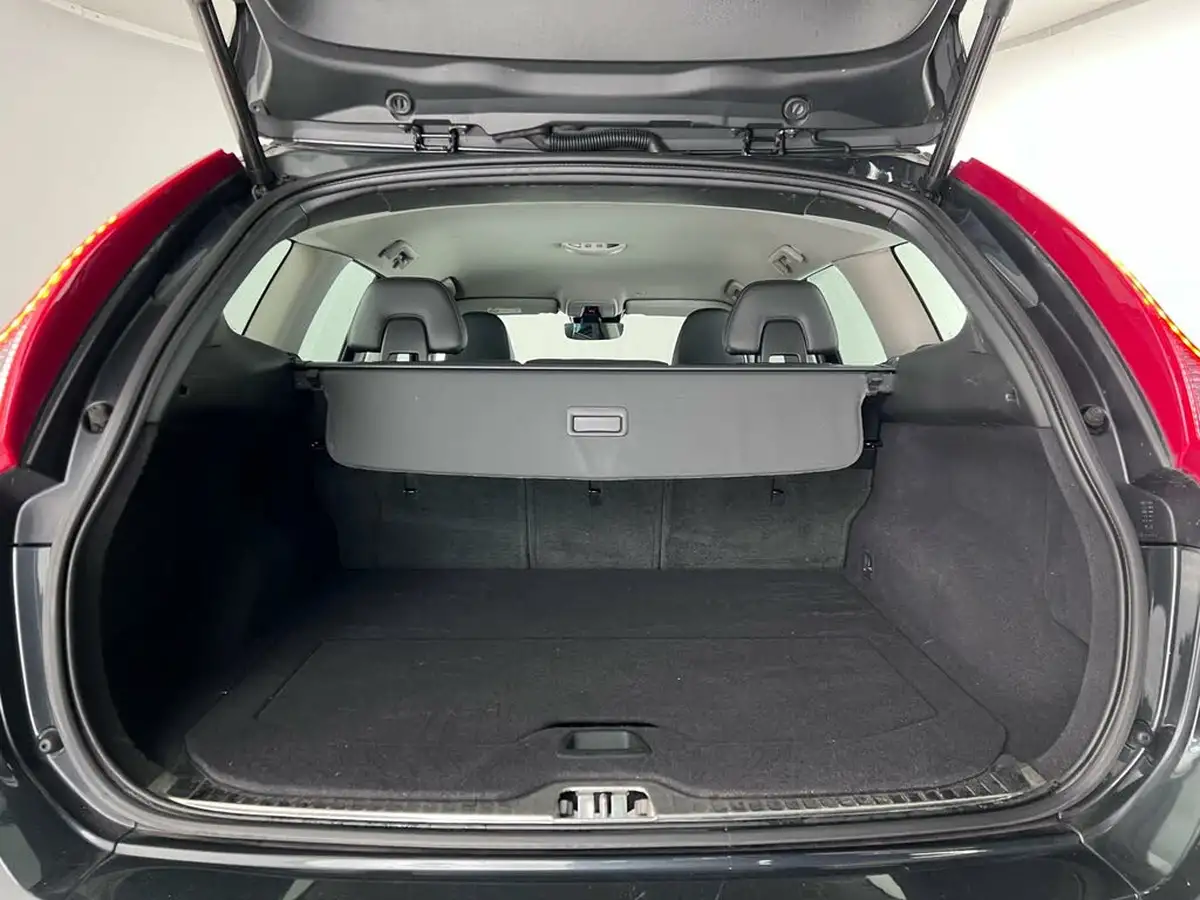 2016-volvo-xc60-20td-d4-se-lux-nav-geartronic-big-8