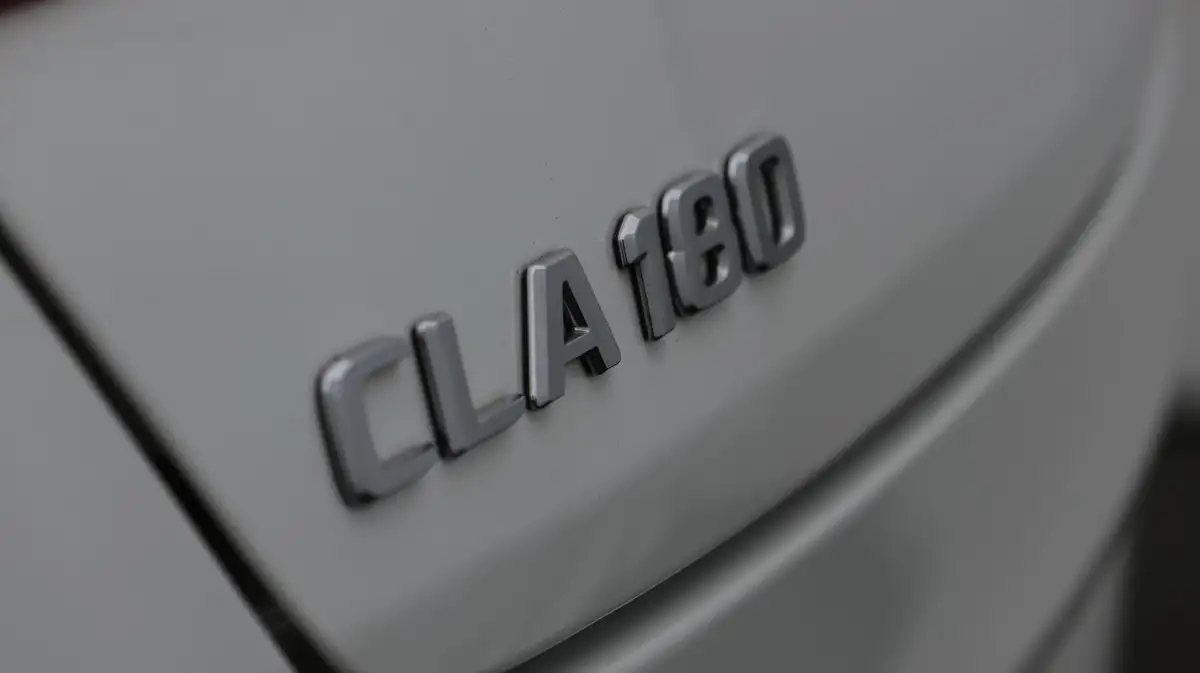 2020-mercedes-benz-cla-13-cla-180-amg-line-premium-plus-coupe-4d-big-21